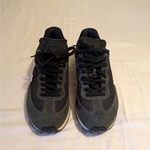 Veja Men's Black and Gray Sneakers